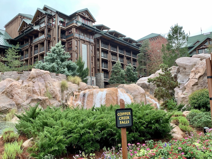 Disney World Hotel Discounts - Copper Creek at Disney's Wilderness Lodge