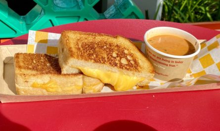 Grilled Cheese at Woody's Lunch Box in Toy Story Land