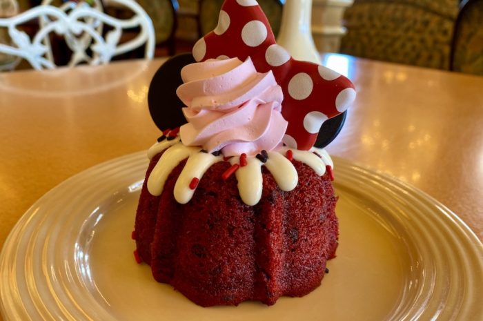 YUMMY! New Minnie Mouse Bundt Cake at Plaza Inn
