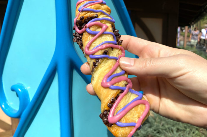 Snack Review: Cheshire Cat Tail  (Magic Kingdom)