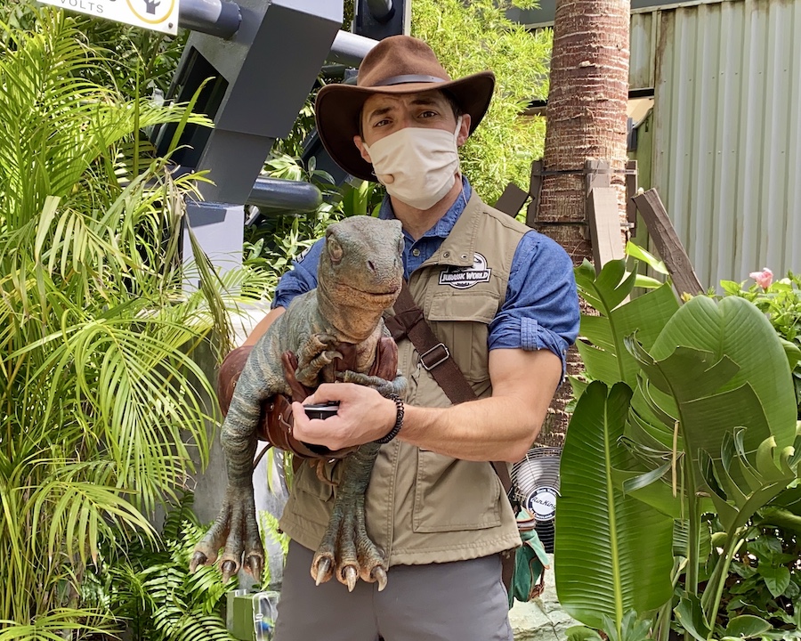 Where To Meet Velociraptors Blue And Baby Sierra At Universal Orlando Magic Guidebooks