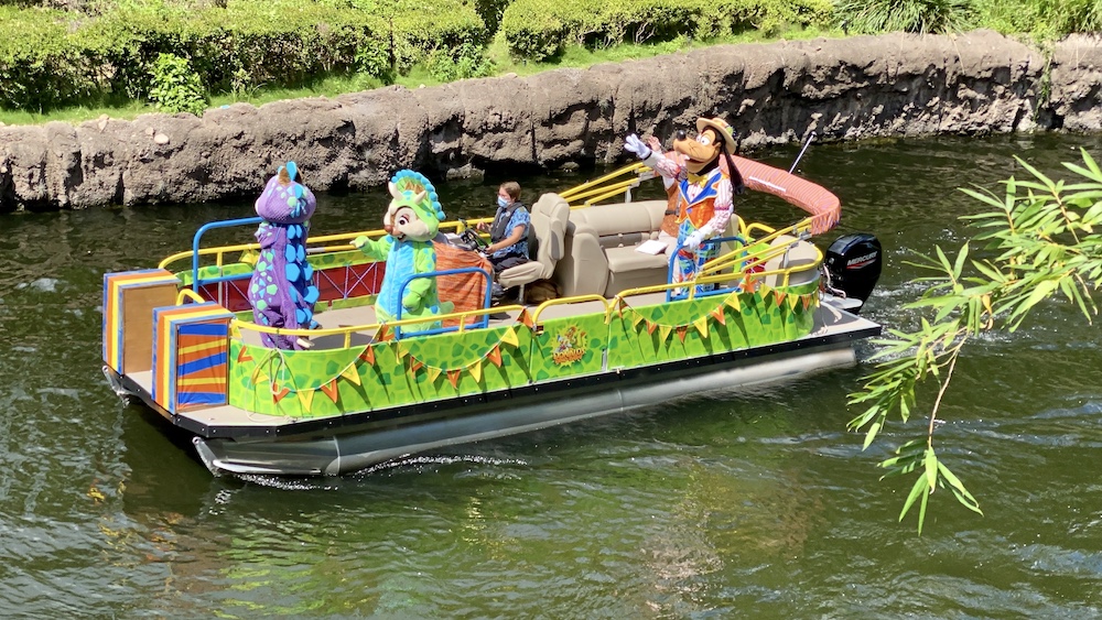 Dino Boat Bash with Chip N Dale