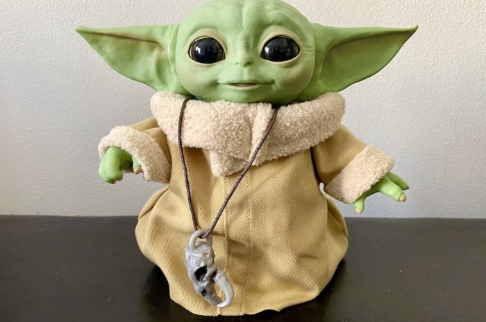 Review of Star Wars The Child Baby Yoda Animatronic Toy