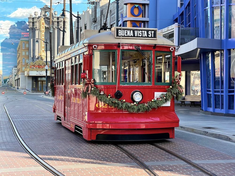 A Look at the Buena Vista Street Holiday Reopening!