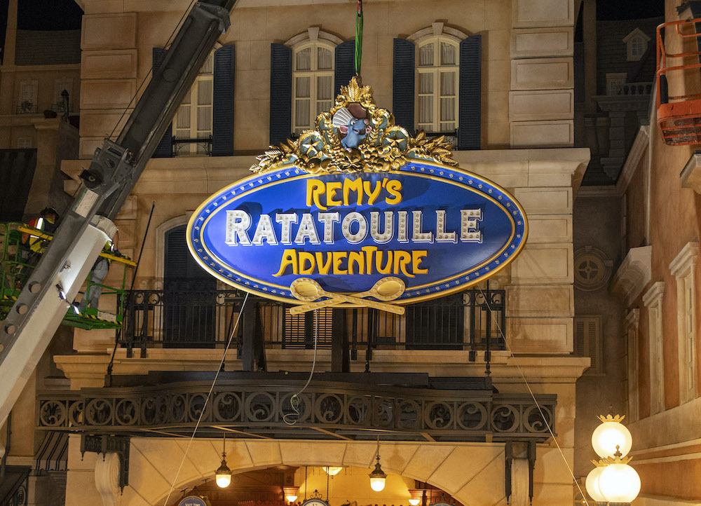 Remy’s Ratatouille Adventure sign installation ©Disney