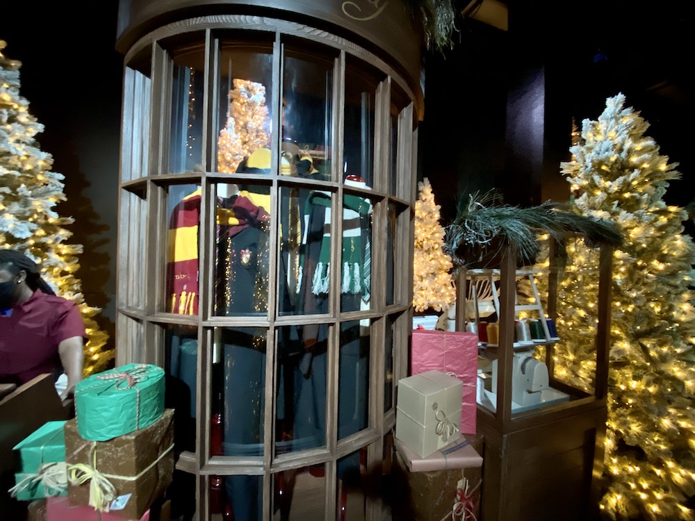 Universal Studios Florida Holiday Tribute Store