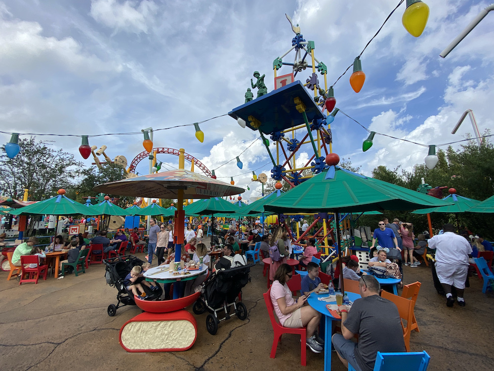 Woody's Lunch Box seating