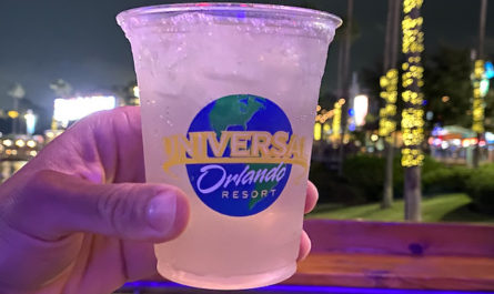 Lone Palm Airport Drinks - Margaritaville Outdoor Bar Universal Orlando