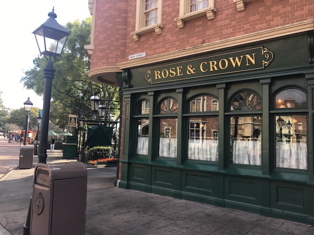 Rose and Crown Dining Room at Epcot
