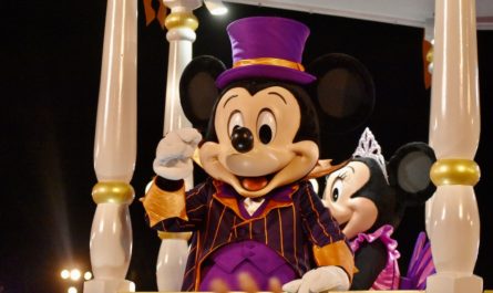Mickey 's Not-So-Scary Halloween Party
