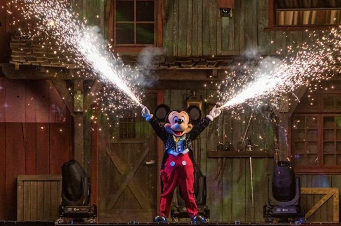 When Will Fantasmic! Reopen at Disneyland?